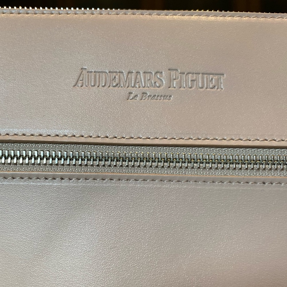 NWOT: AUDEMARS PIGUET: Leather Folio Case - Picture 3 of 9